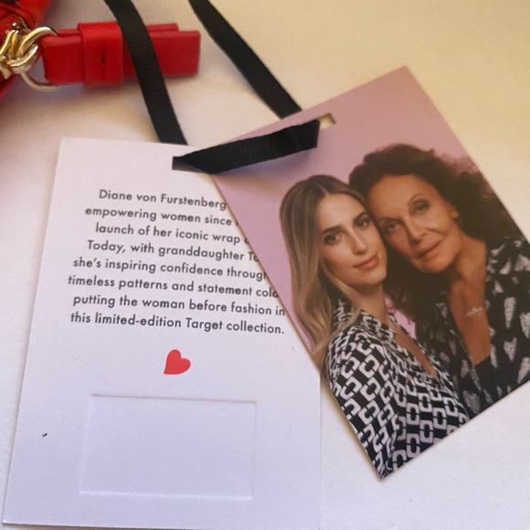 DVF Diane Von Furstenberg DVF x target Red Lip coin pouch - Picture 5 of 6